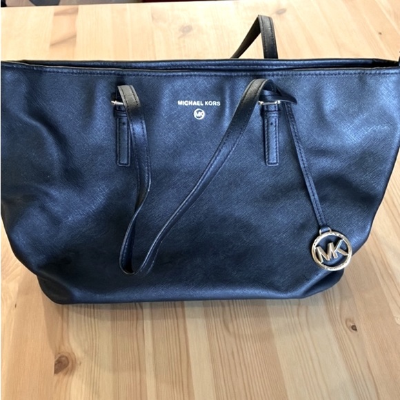 Michael Kors Tote Bag - Picture 10 of 10